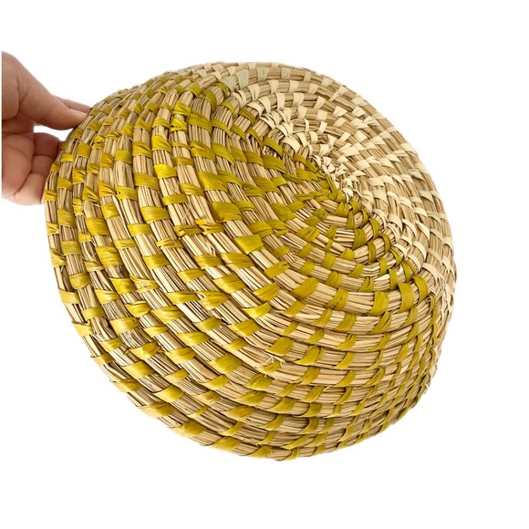 Natural Handcrafted Woven artisan Basket - Picture 7 of 9